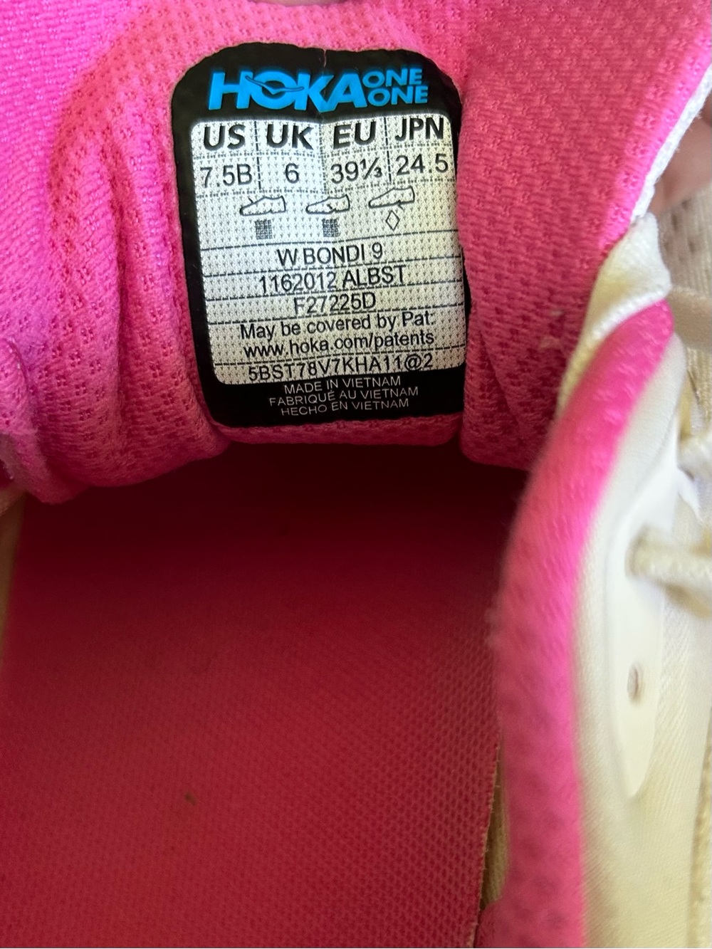 HOKA Women’s Bondi 9 Running Shoes. Alabaster/Birch. Style 1162012 ALBST. 7.5 - Picture 10 of 12